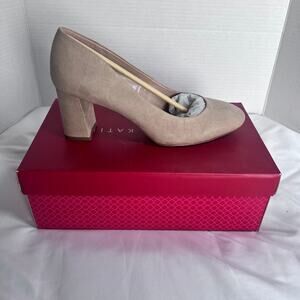 Kelly & Katie Comfort Womens Pumps Size 8M Light Taupe Microsuede Block Heel NWT